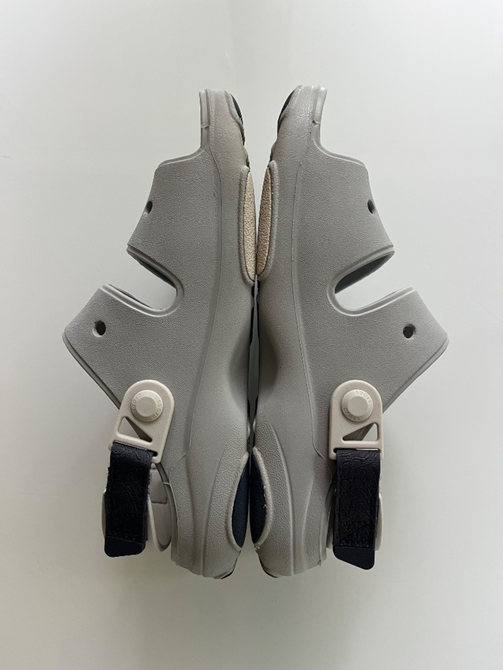Iconic Comfort Crocs All Terrain Strap Sandals, Light Grey M6 W8 - Picture 3 of 5